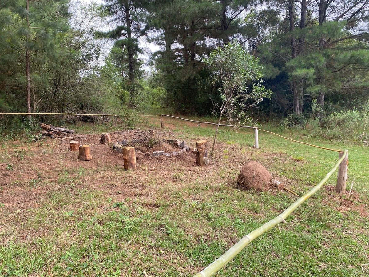 Fogón amplio próximo al área de carpas