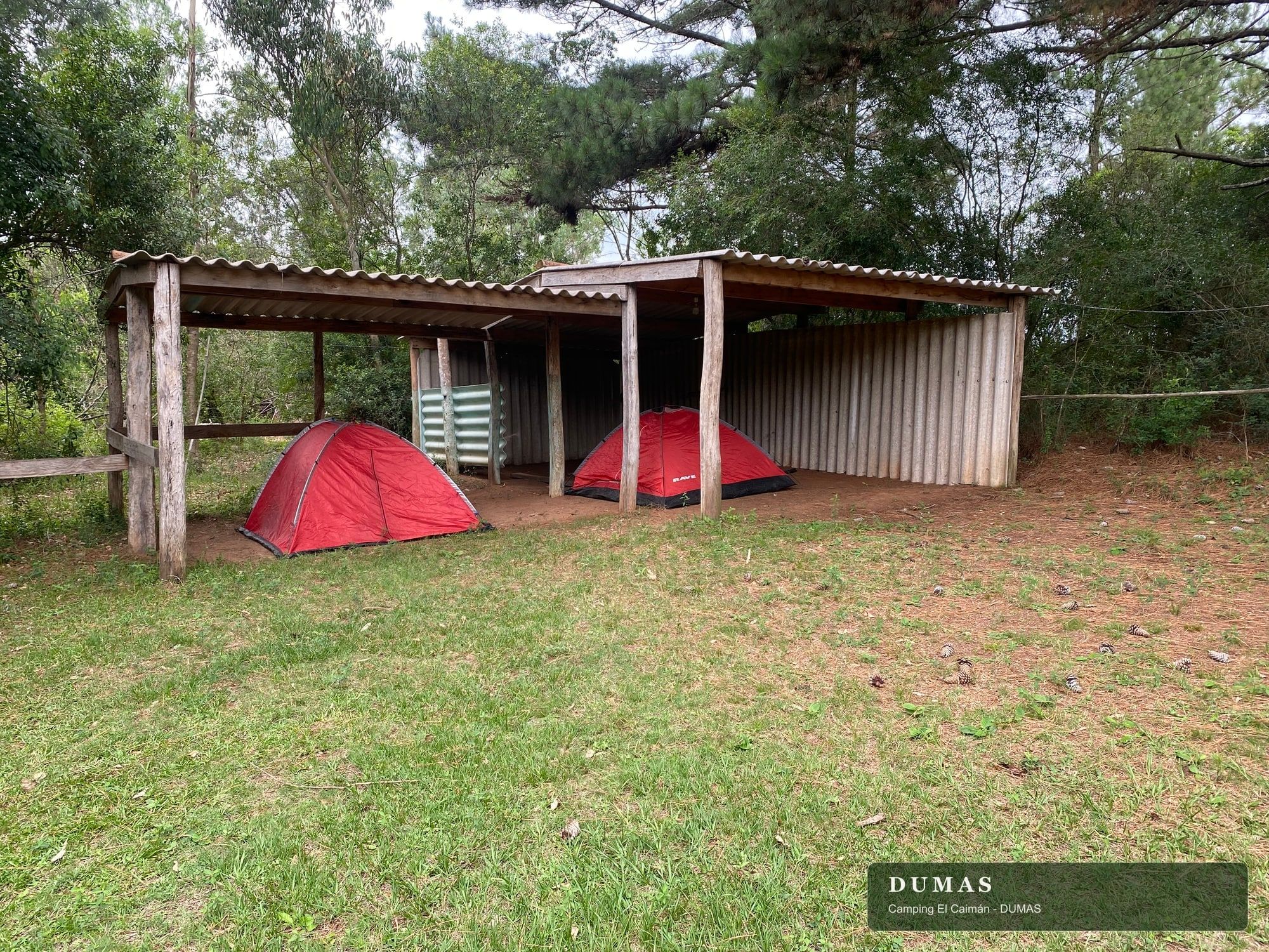 Sector de refugio y carpas del Camping El Caimán